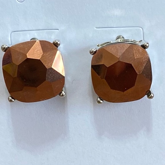 🎉❤️ Ellie Cushion Cut Earrings - Picture 1 of 4